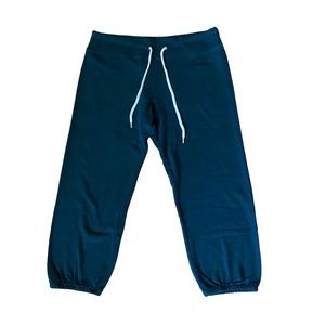 Monrow Classic 3/4 Sweatpant Capri Dark Green